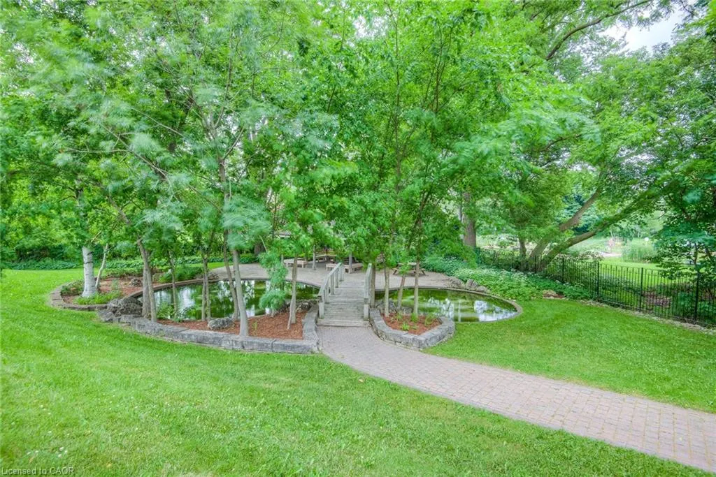 4 Willow Street, #1502