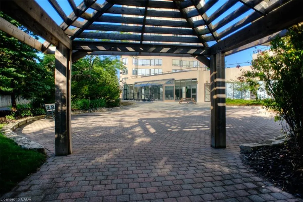 4 Willow Street, #1502