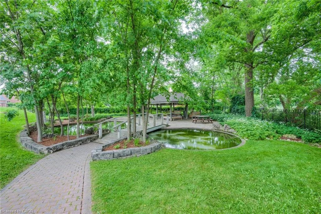 4 Willow Street, #1502