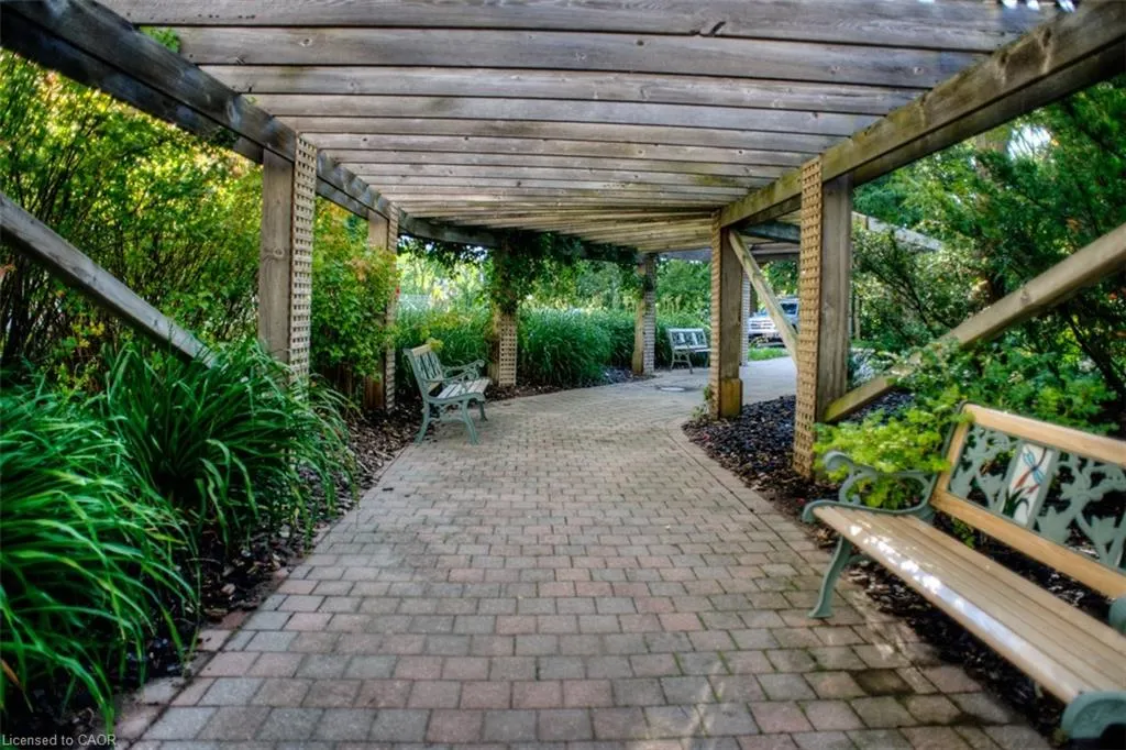 4 Willow Street, #1502
