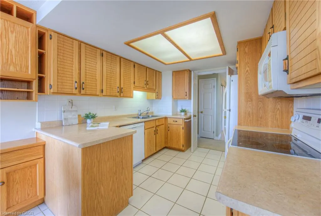 4 Willow Street, #1502