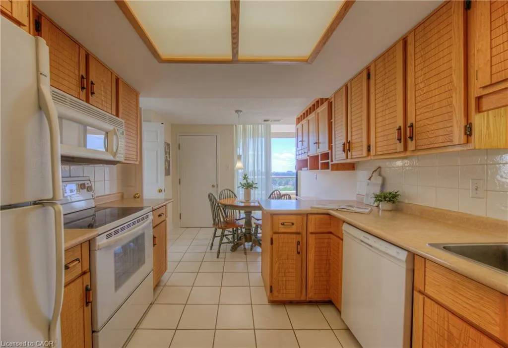 4 Willow Street, #1502