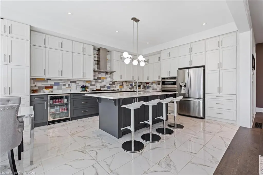 1467 Everest Crescent