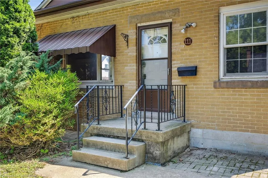 111 Leland Street