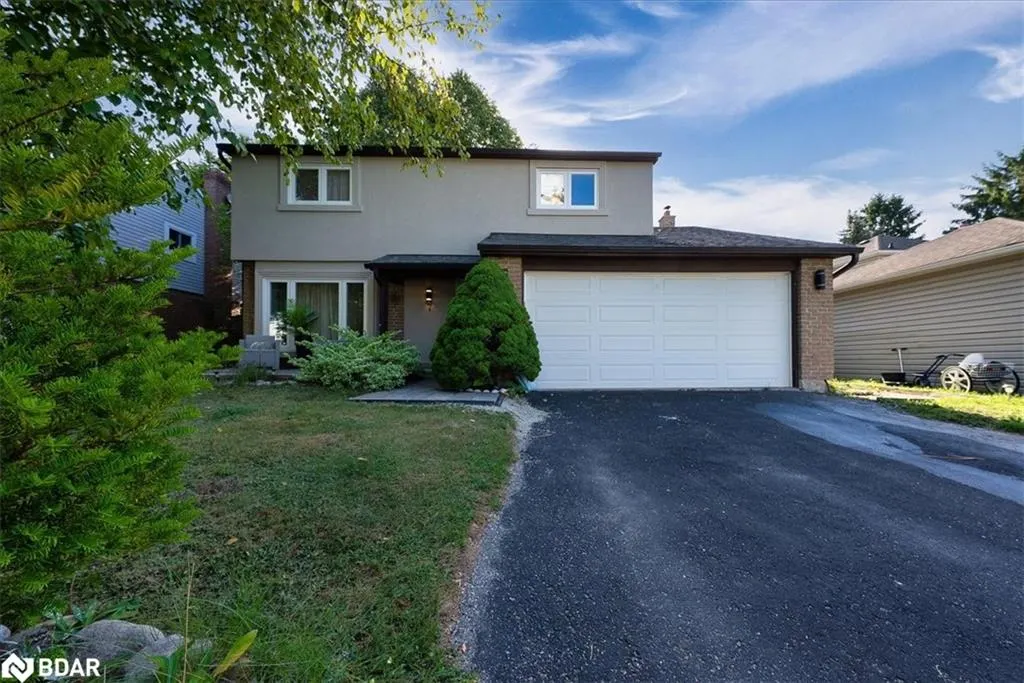 7 Grist Mill Road E