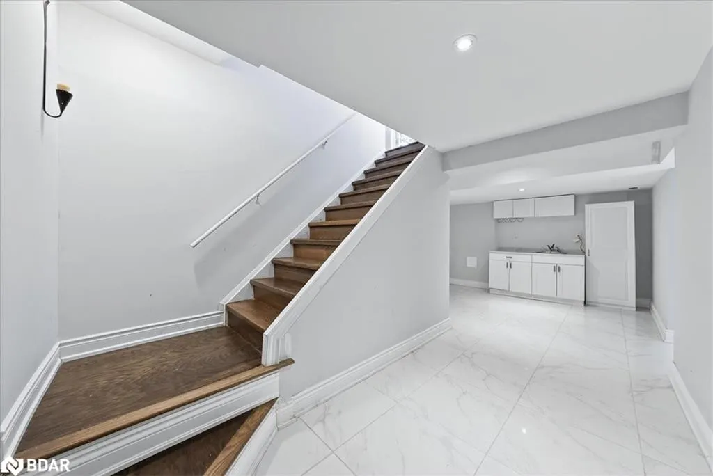 7 Grist Mill Road E