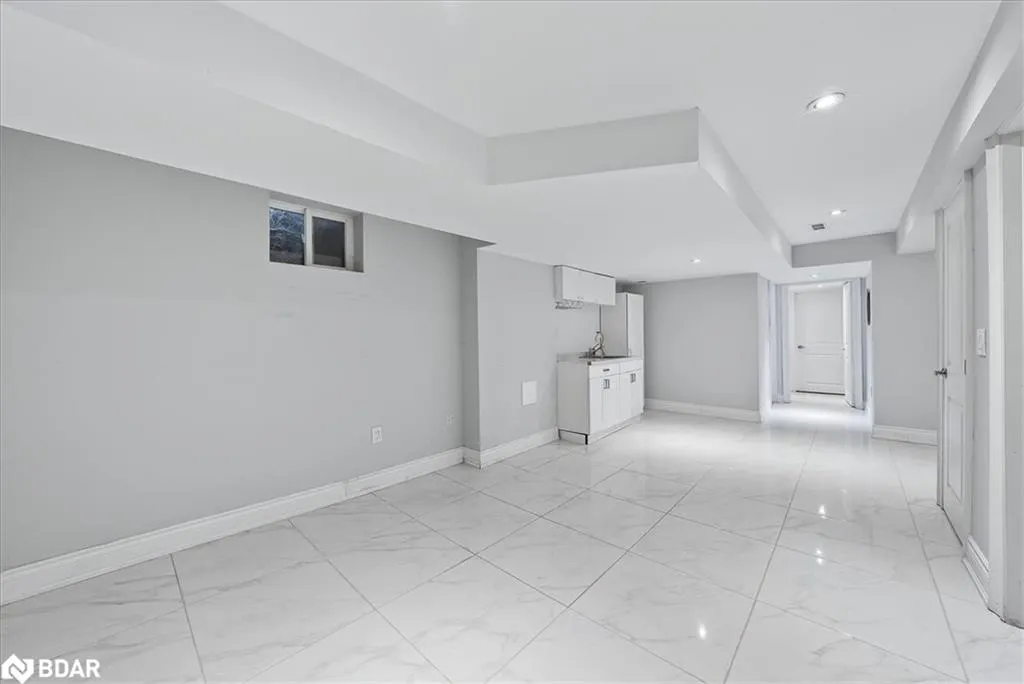 7 Grist Mill Road E