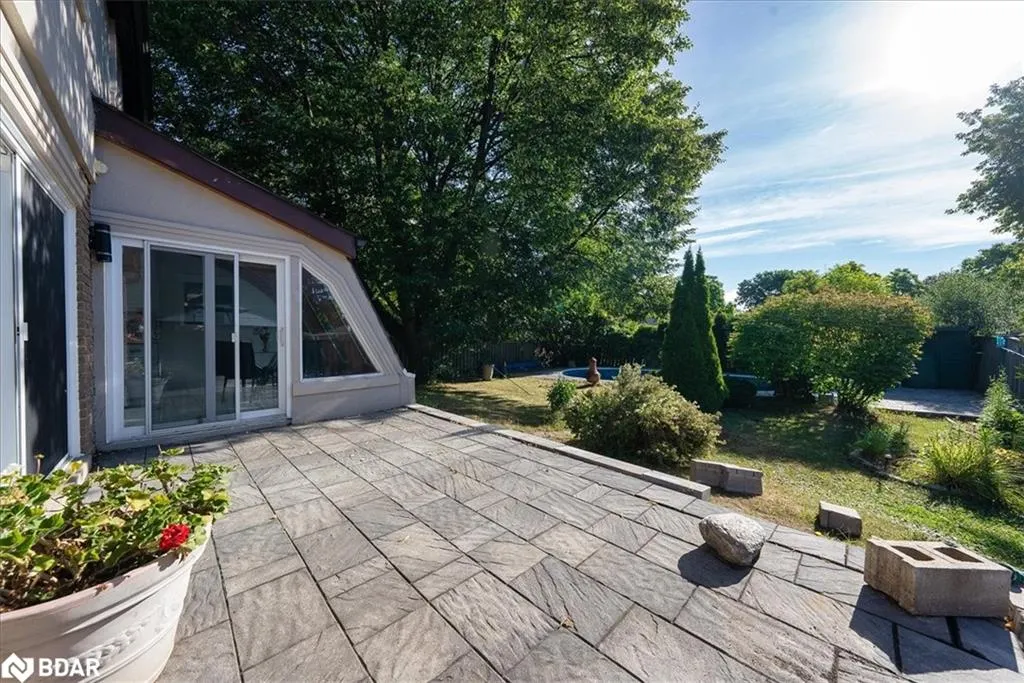 7 Grist Mill Road E