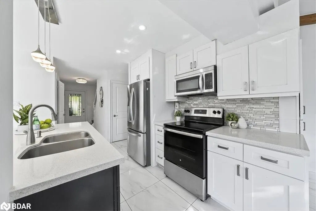 7 Grist Mill Road E