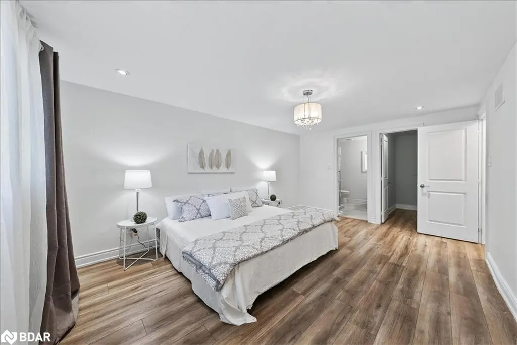 7 Grist Mill Road E