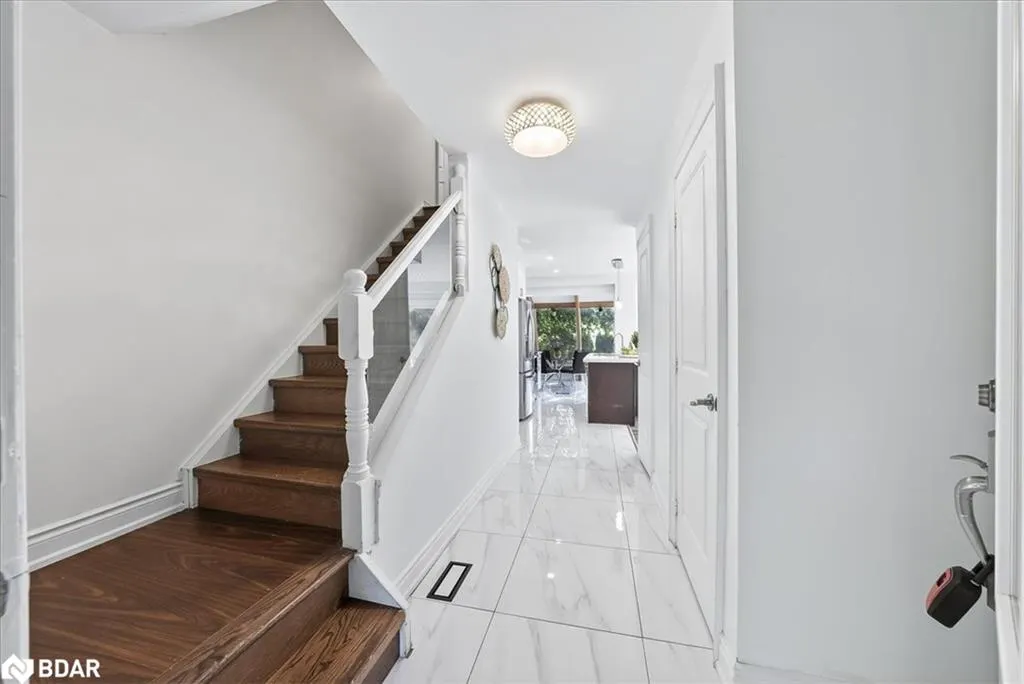 7 Grist Mill Road E