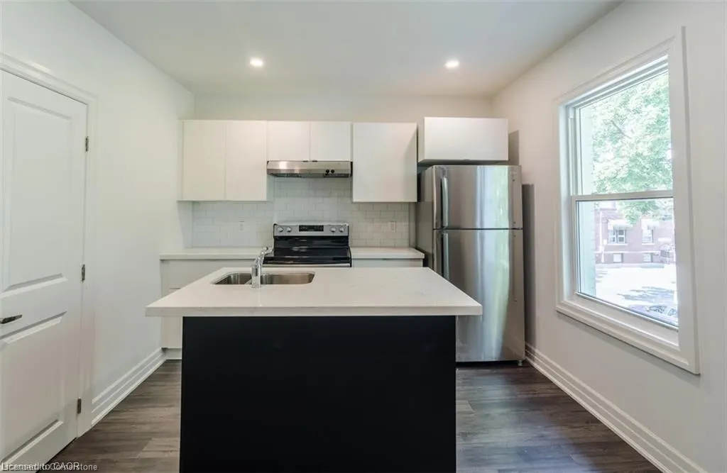 115 Spadina Avenue