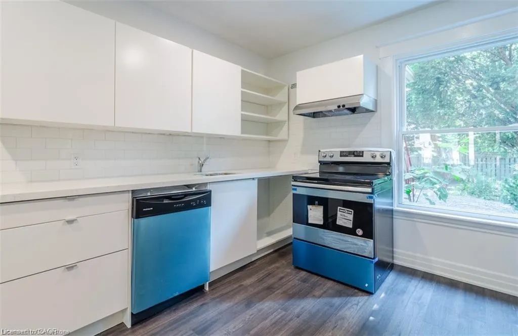 115 Spadina Avenue
