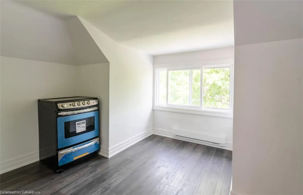 115 Spadina Avenue