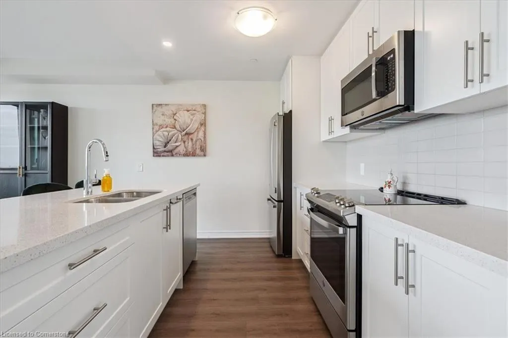 2750 King Street E, #704