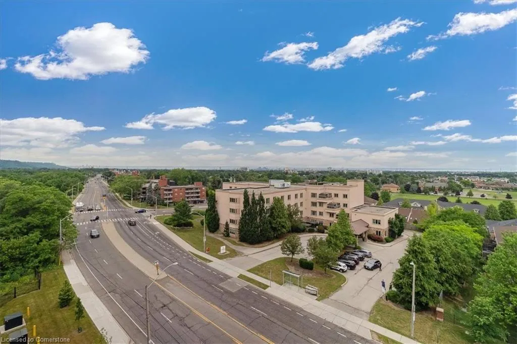 2750 King Street E, #704