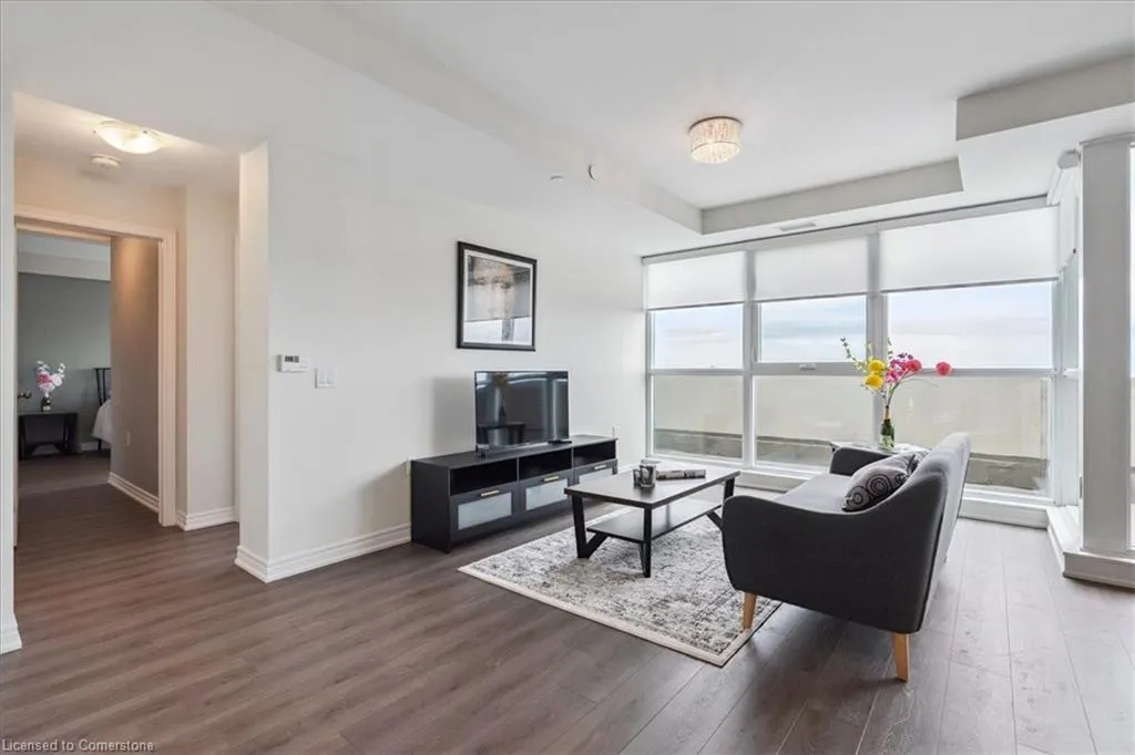 2750 King Street E, #704