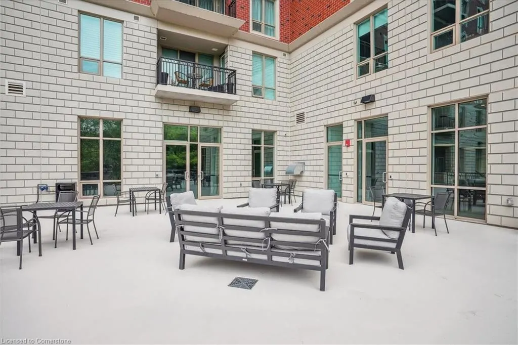 2750 King Street E, #704