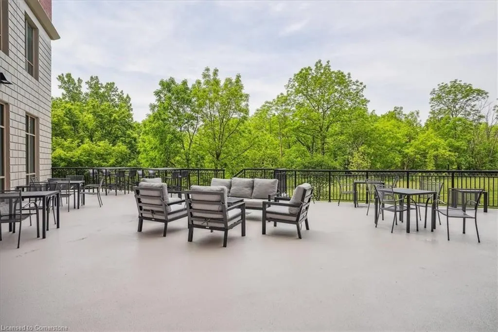 2750 King Street E, #704
