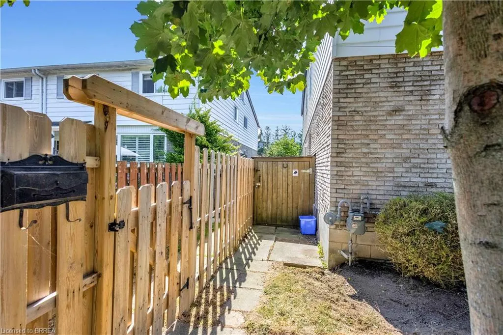 8 Oakhill Drive, #A
