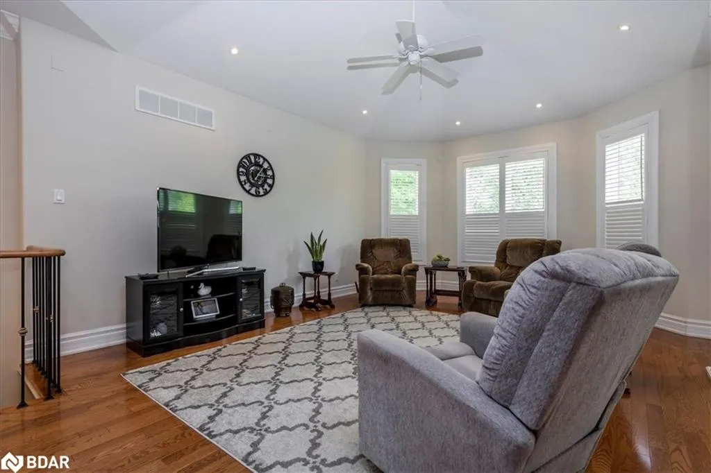 34 Heatherwood Drive