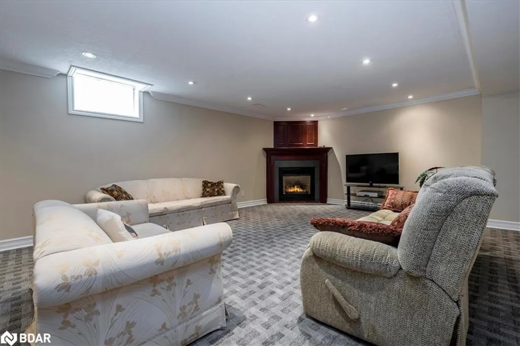 34 Heatherwood Drive