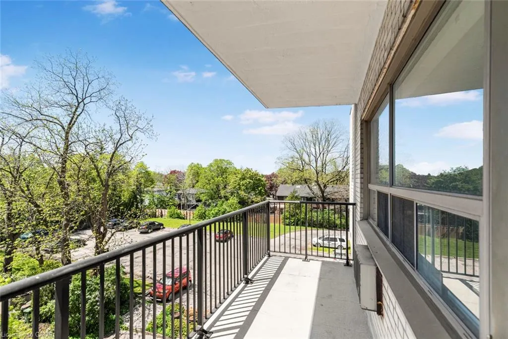 222 Concession Street, #203