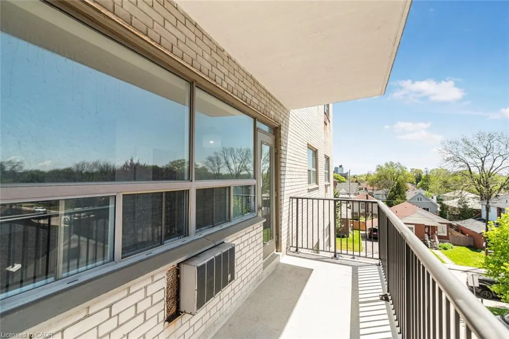 222 Concession Street, #203