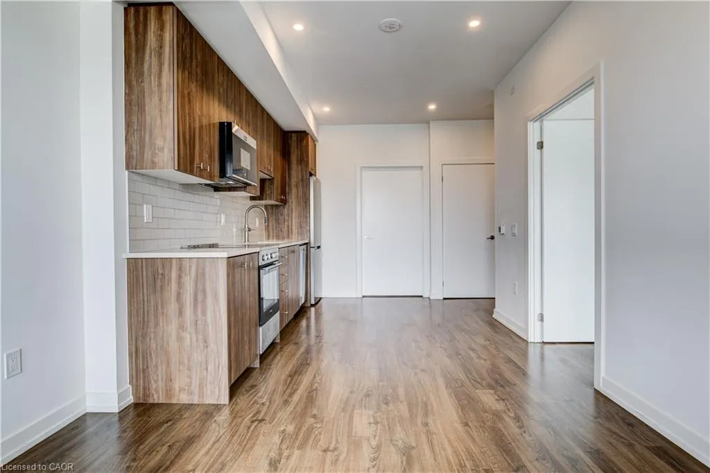 15 Wellington Street S, #2214