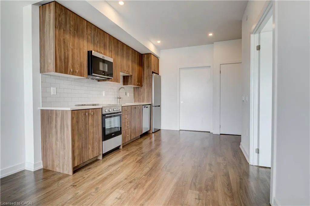 15 Wellington Street S, #2214