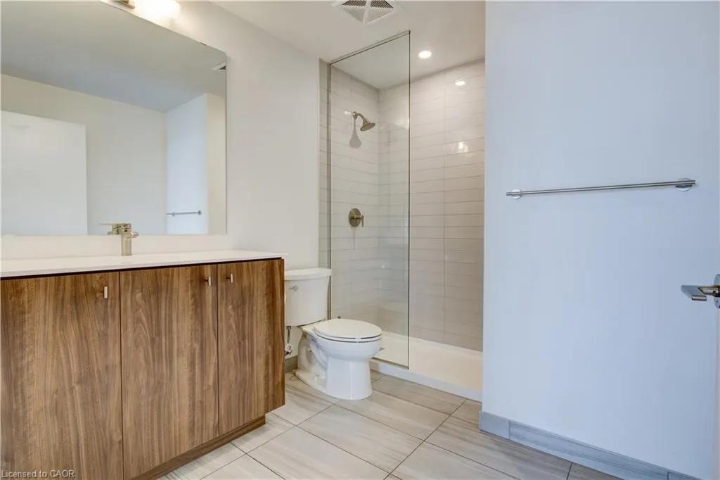 15 Wellington Street S, #2214