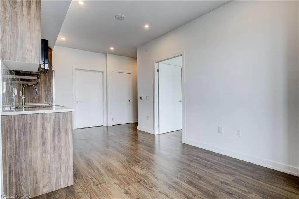 15 Wellington Street S, #2214