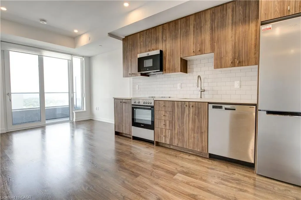15 Wellington Street S, #2214
