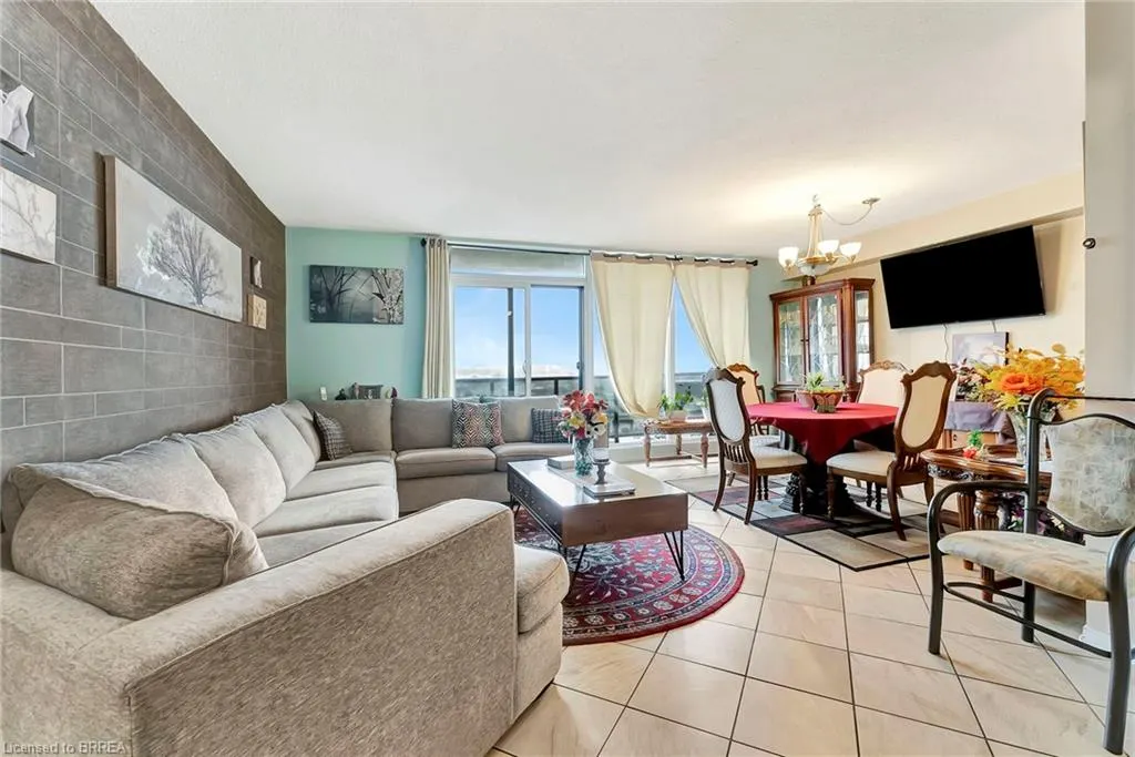 9 Bonheur Court, #902