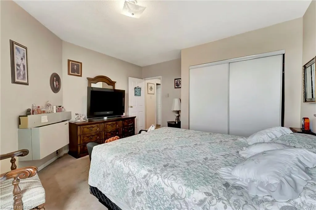 9 Bonheur Court, #902