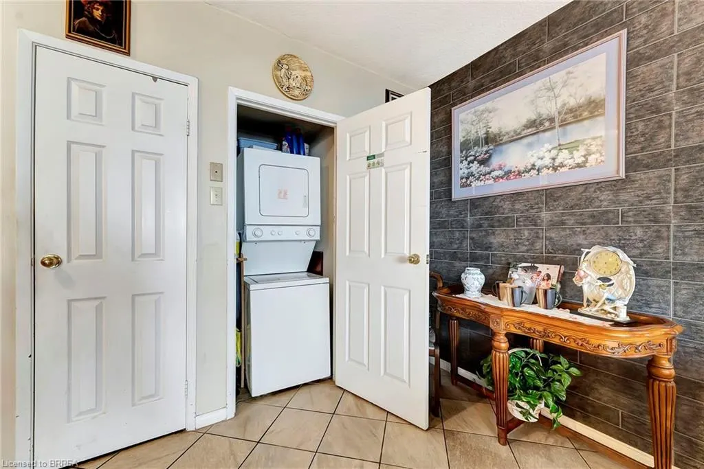 9 Bonheur Court, #902