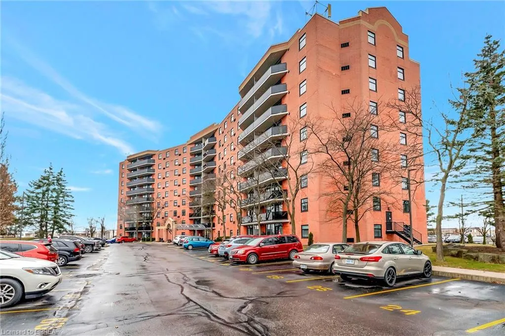 9 Bonheur Court, #902