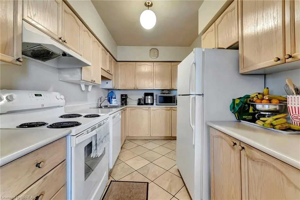 9 Bonheur Court, #902