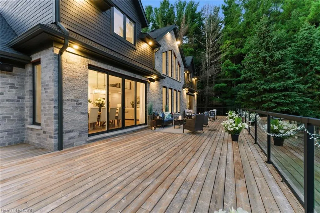 7381 Sideroad 4