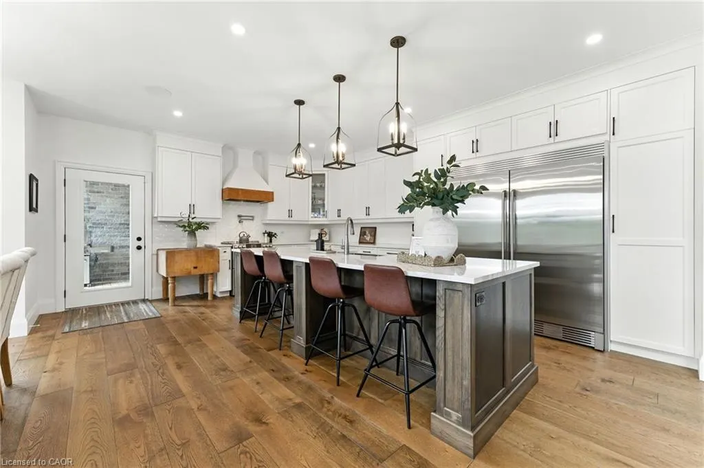 7381 Sideroad 4