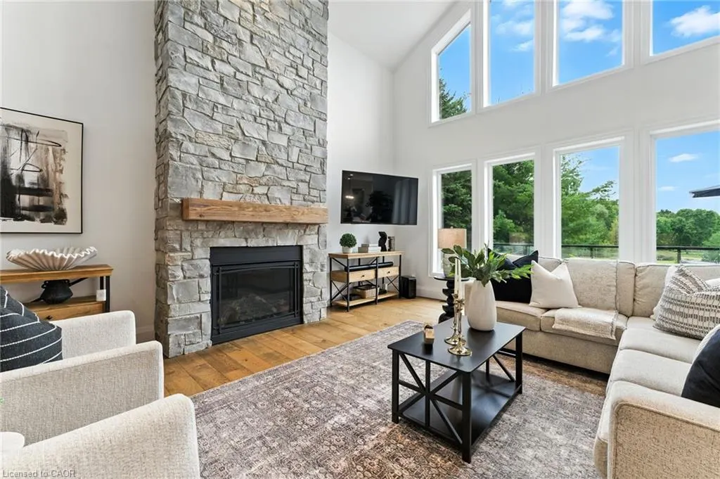 7381 Sideroad 4