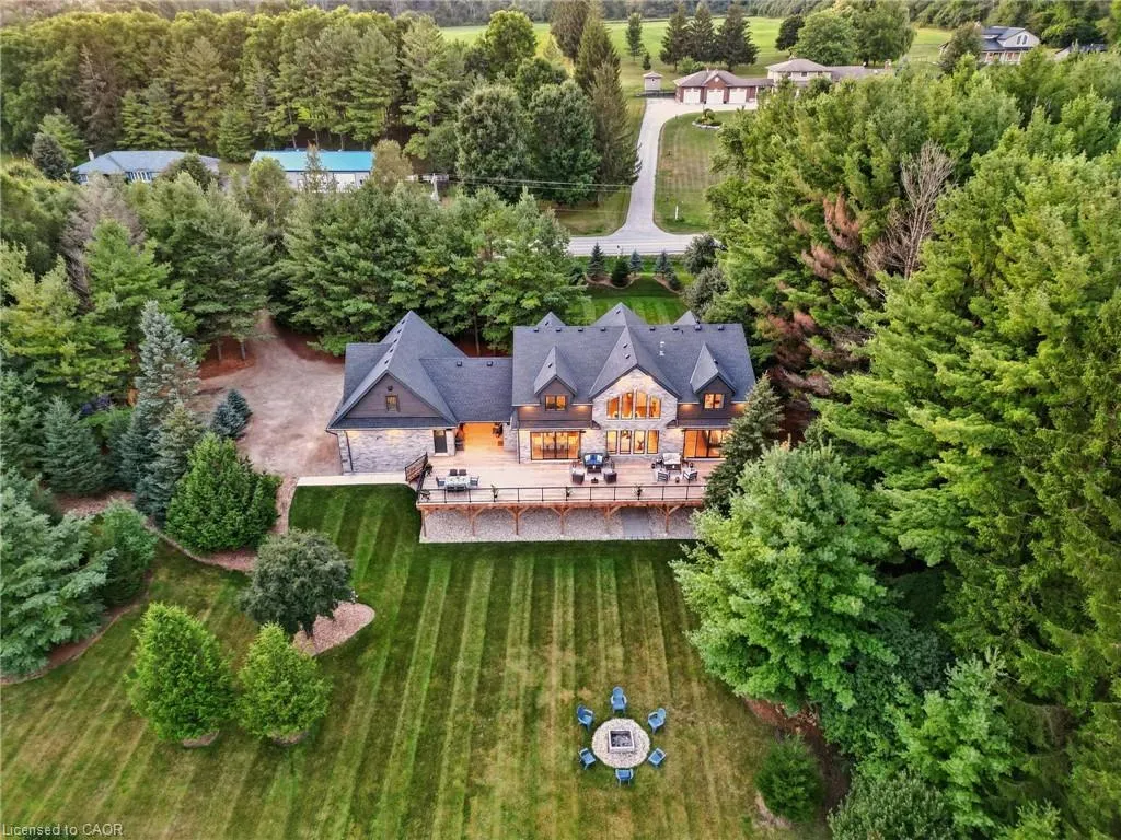 7381 Sideroad 4