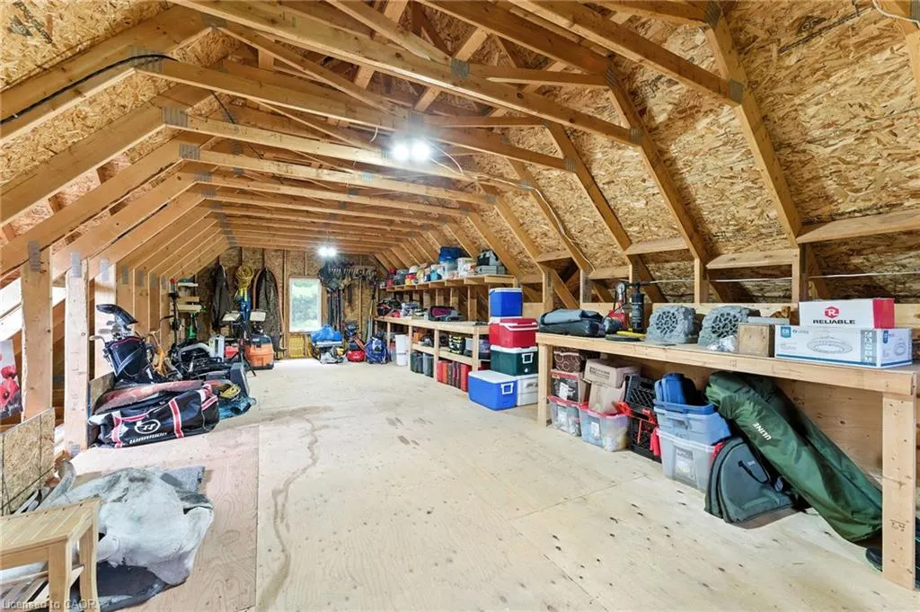 7381 Sideroad 4