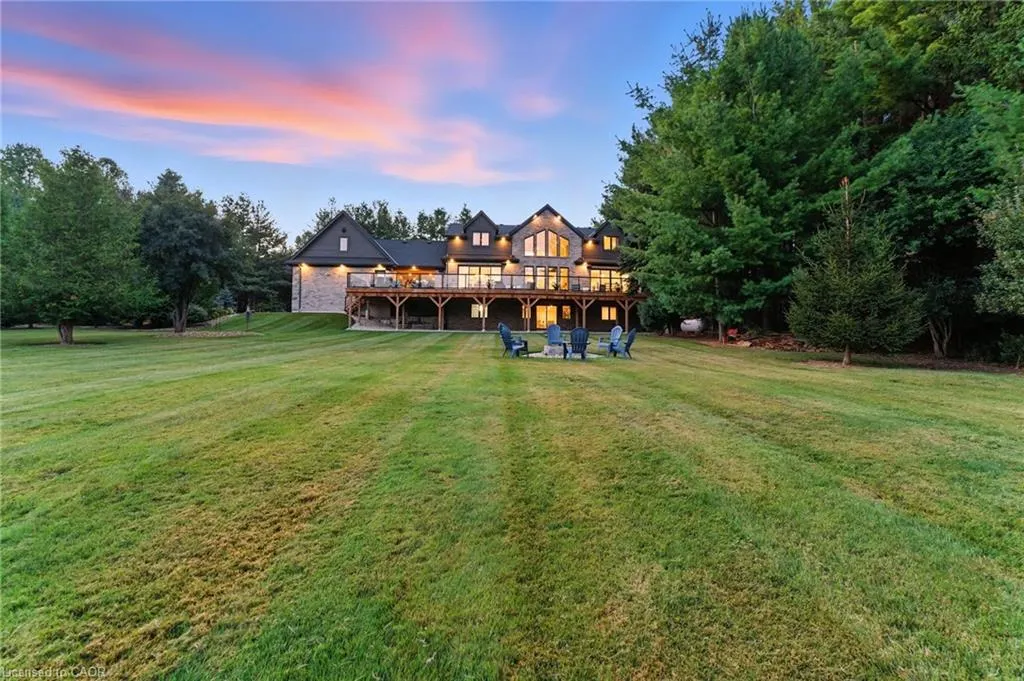 7381 Sideroad 4