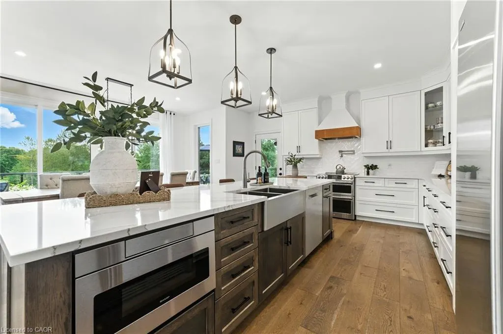 7381 Sideroad 4