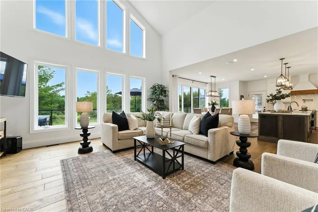 7381 Sideroad 4
