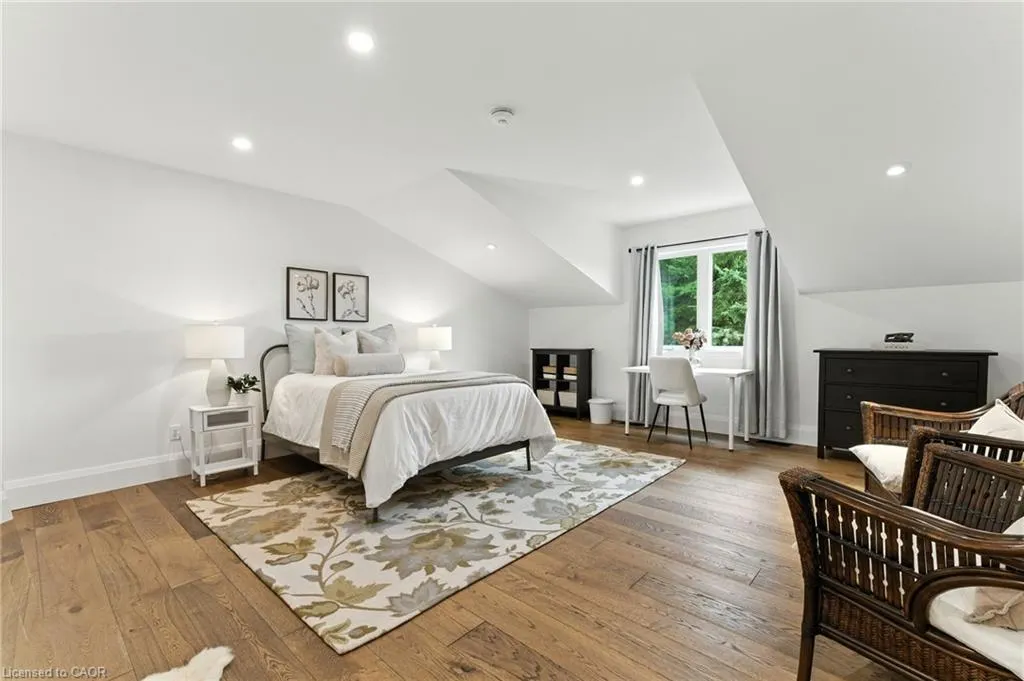 7381 Sideroad 4