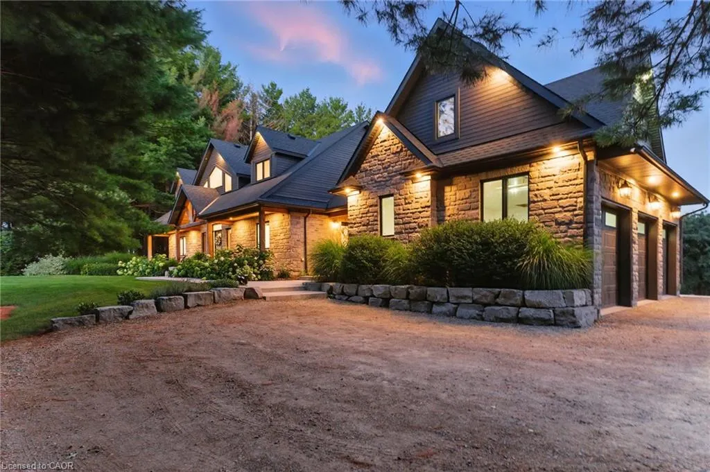 7381 Sideroad 4