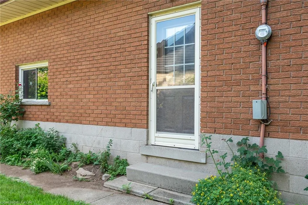 654 Hiawatha Boulevard