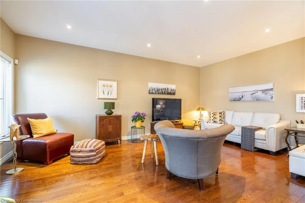 195 Wilson Street W, #6